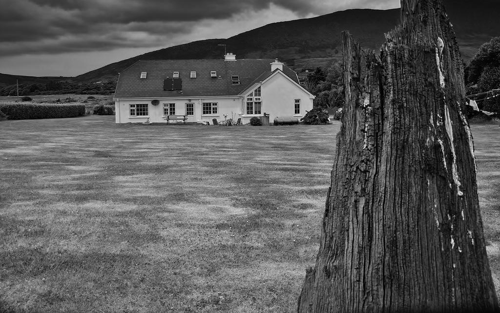 Strand'S End House Rooms Only, No Breakfast Served Cahersiveen Exterior photo