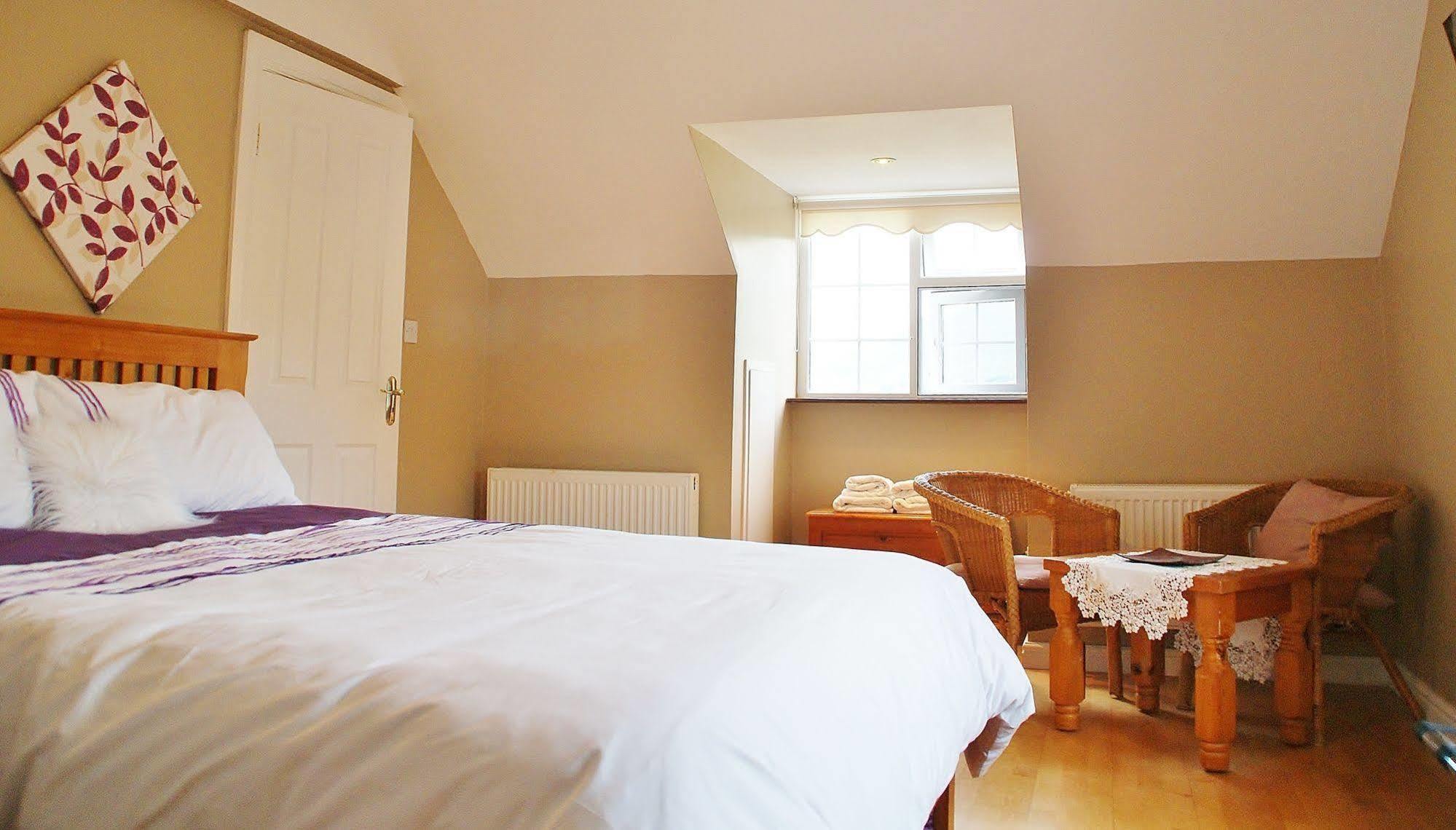 Strand'S End House Rooms Only, No Breakfast Served Cahersiveen Exterior photo